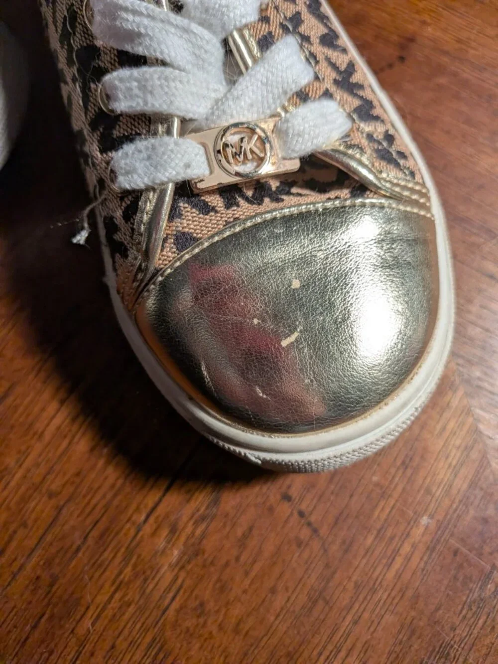 MICHAEL Michael Kors Girls Sneakers Size 2 MK Logo Gold Canvas Lace Up Shoes